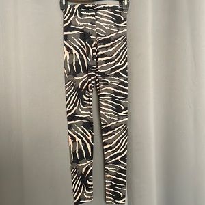 ✨$4 SALE BDG Super Soft Pattern Leggings Size XS
